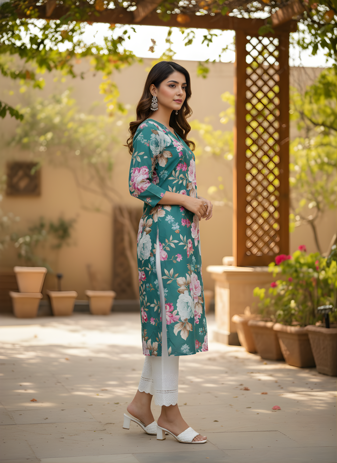 Neelufer Creation V-neck floral kurti design