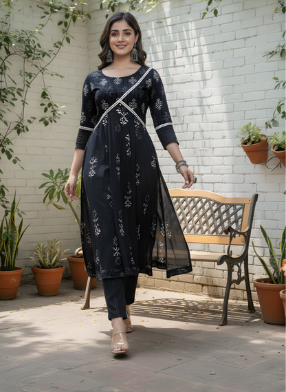 Neelufer Creation printed black kurta set front view