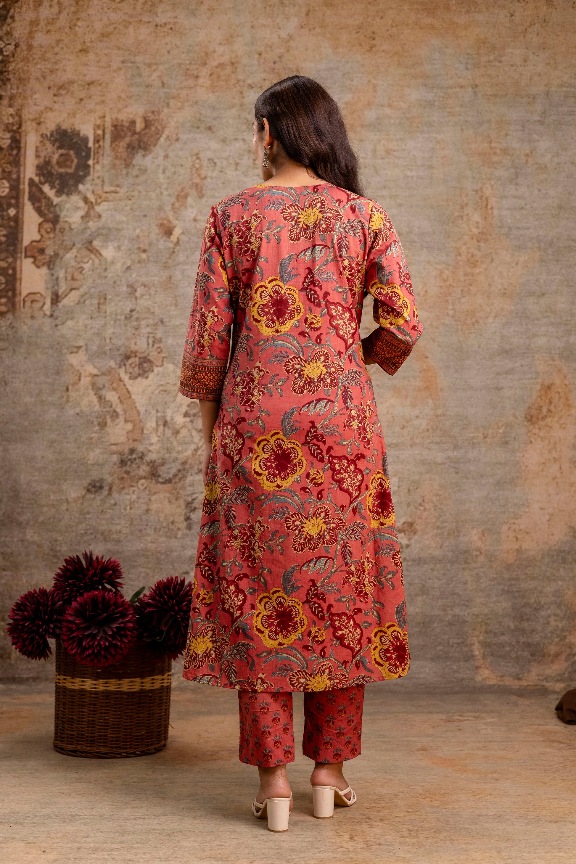 Red floral kurta set for retailers
