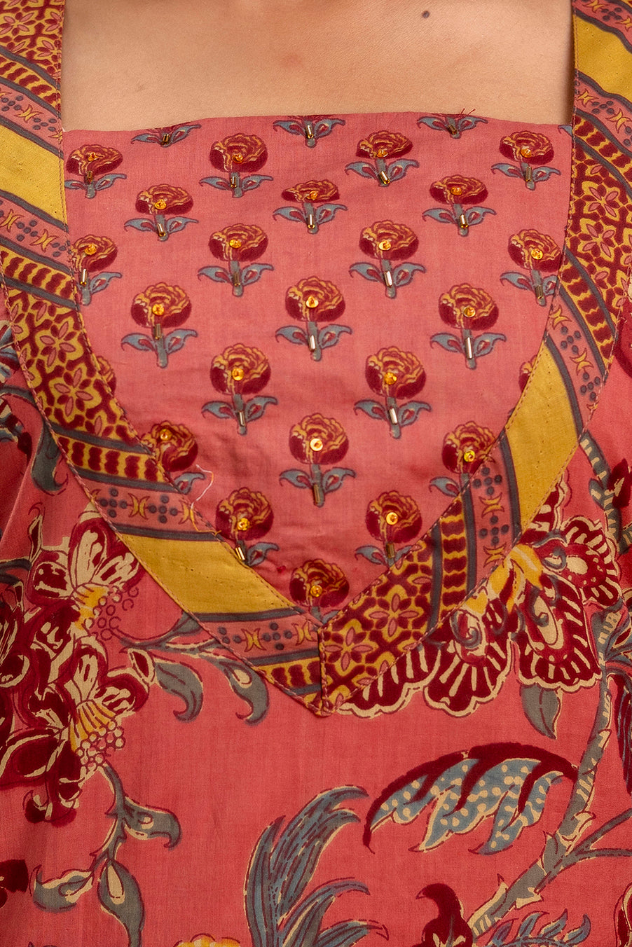 Neelufer Creation red cotton kurta set