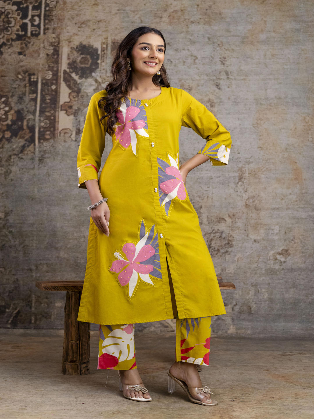 Neelufer Creation women wear manufacturer floral cotton kurta set