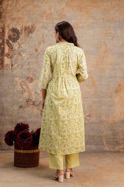 Jaipuri floral kurta with matching cotton pants

