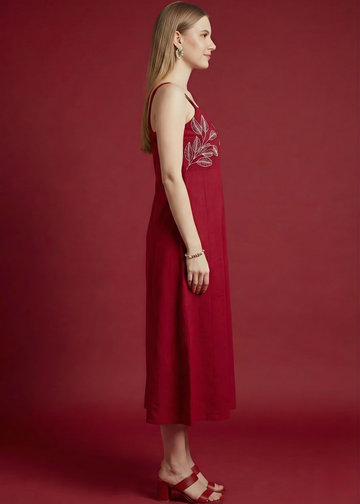 Women’s maroon sleeveless midi dress front view