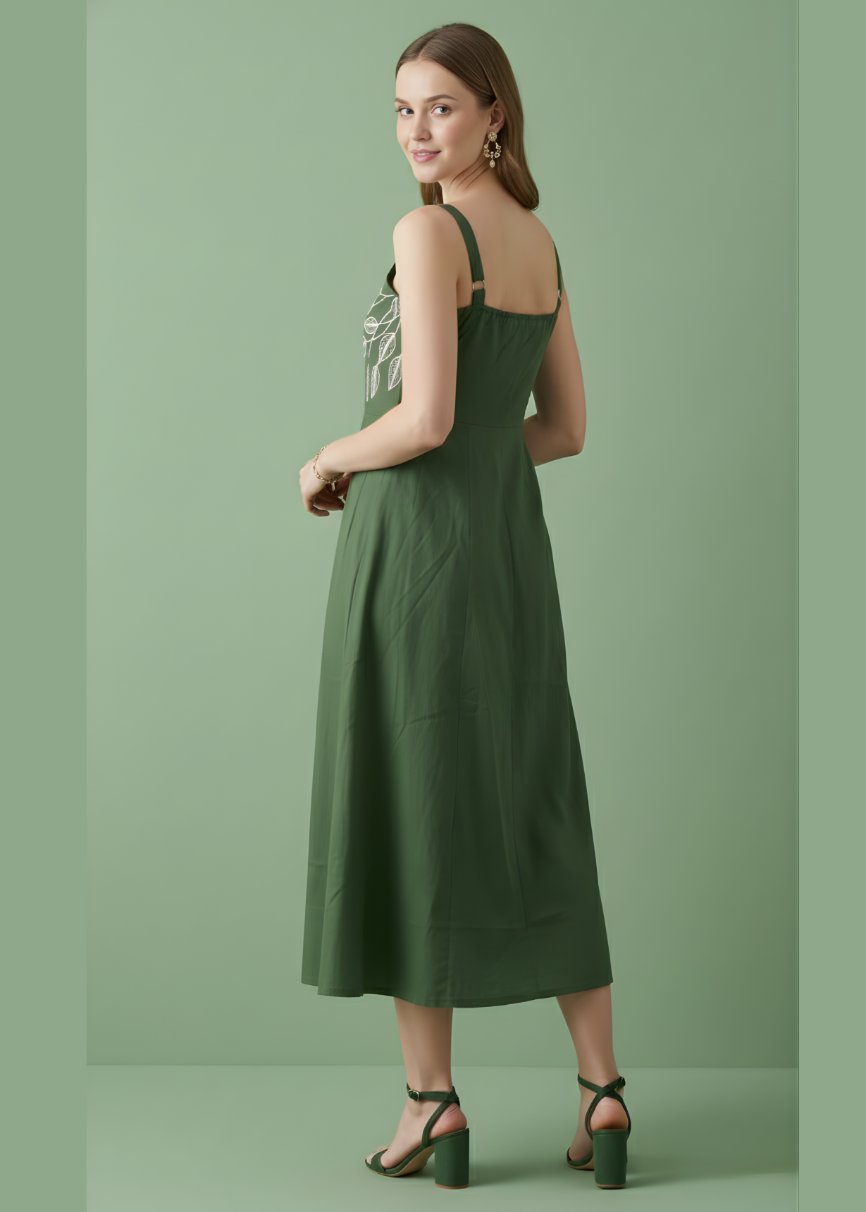 Women’s green sleeveless cotton midi dress