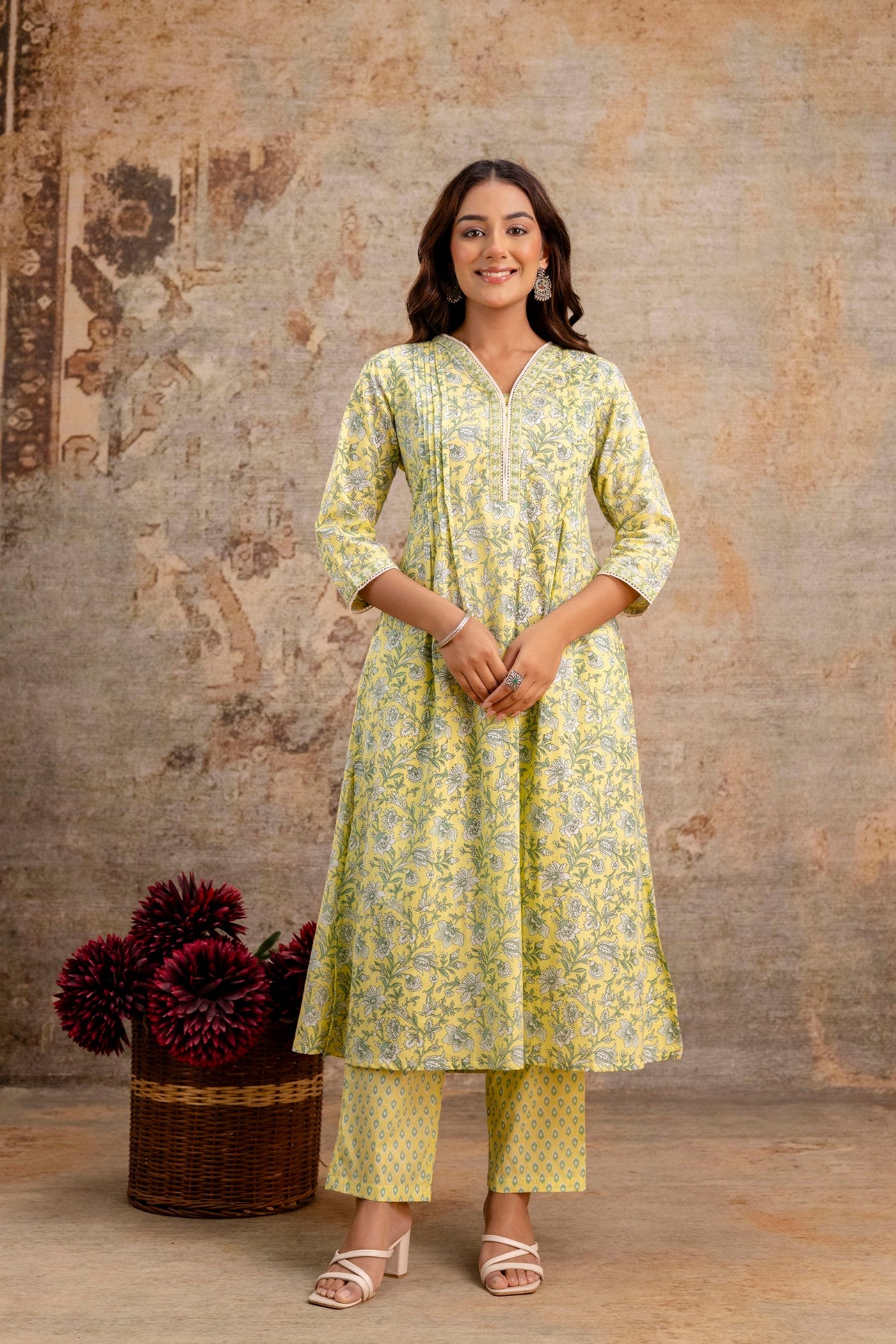 Neelufer Creation pure cotton yellow green kurta set
