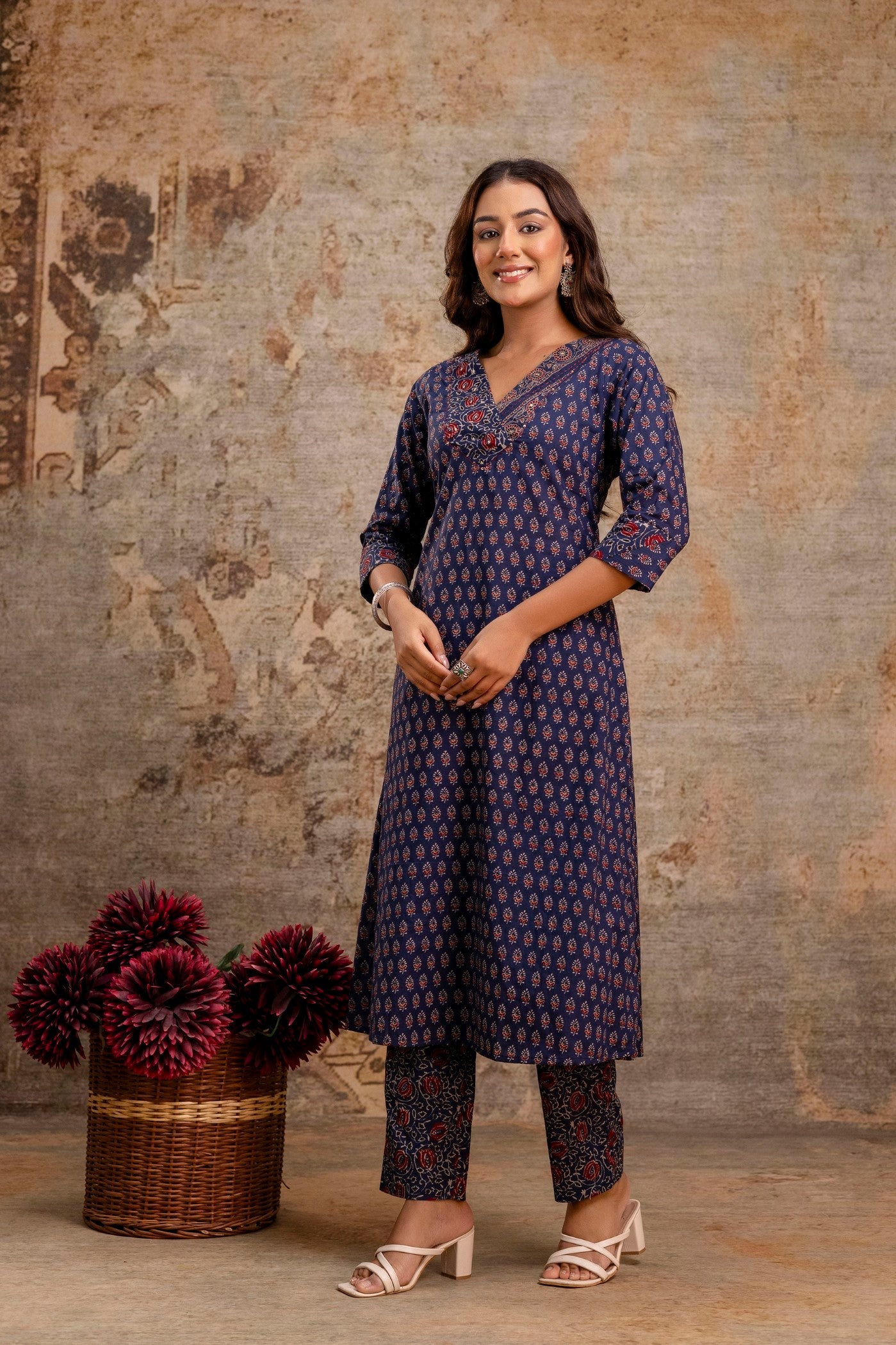 Cotton kurta set with artisan detailing