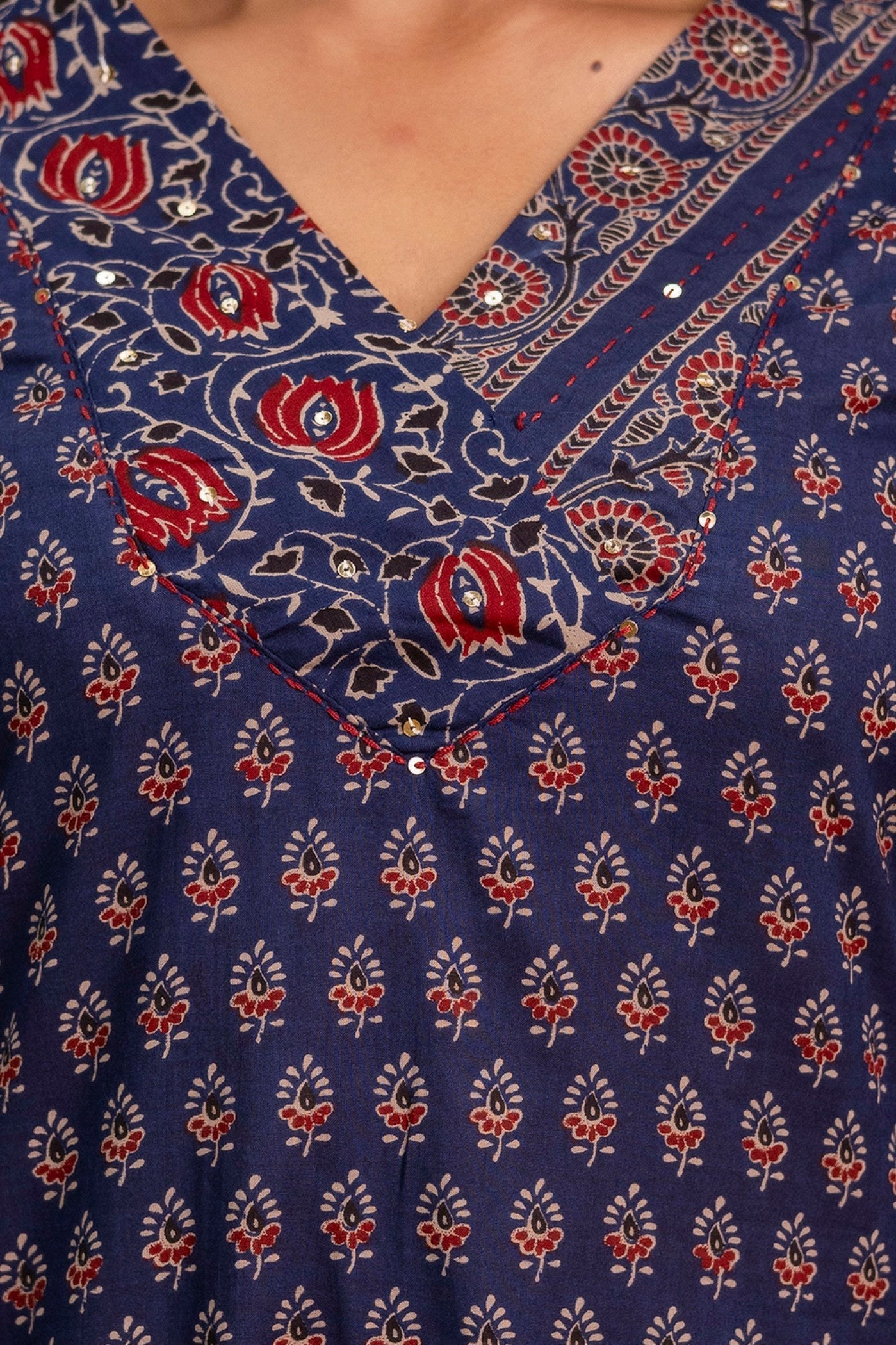 Elegant navy printed kurta set by Aaronee
