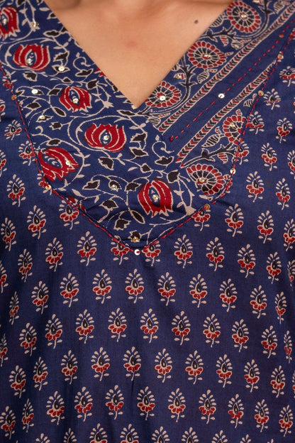 Elegant navy printed kurta set by Aaronee