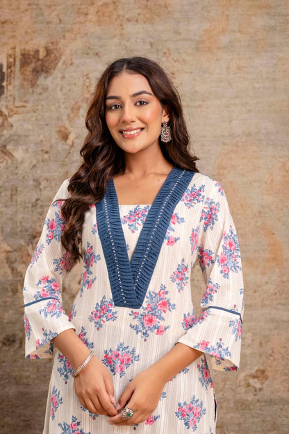 Elegant neckline kurta with pearl detailing