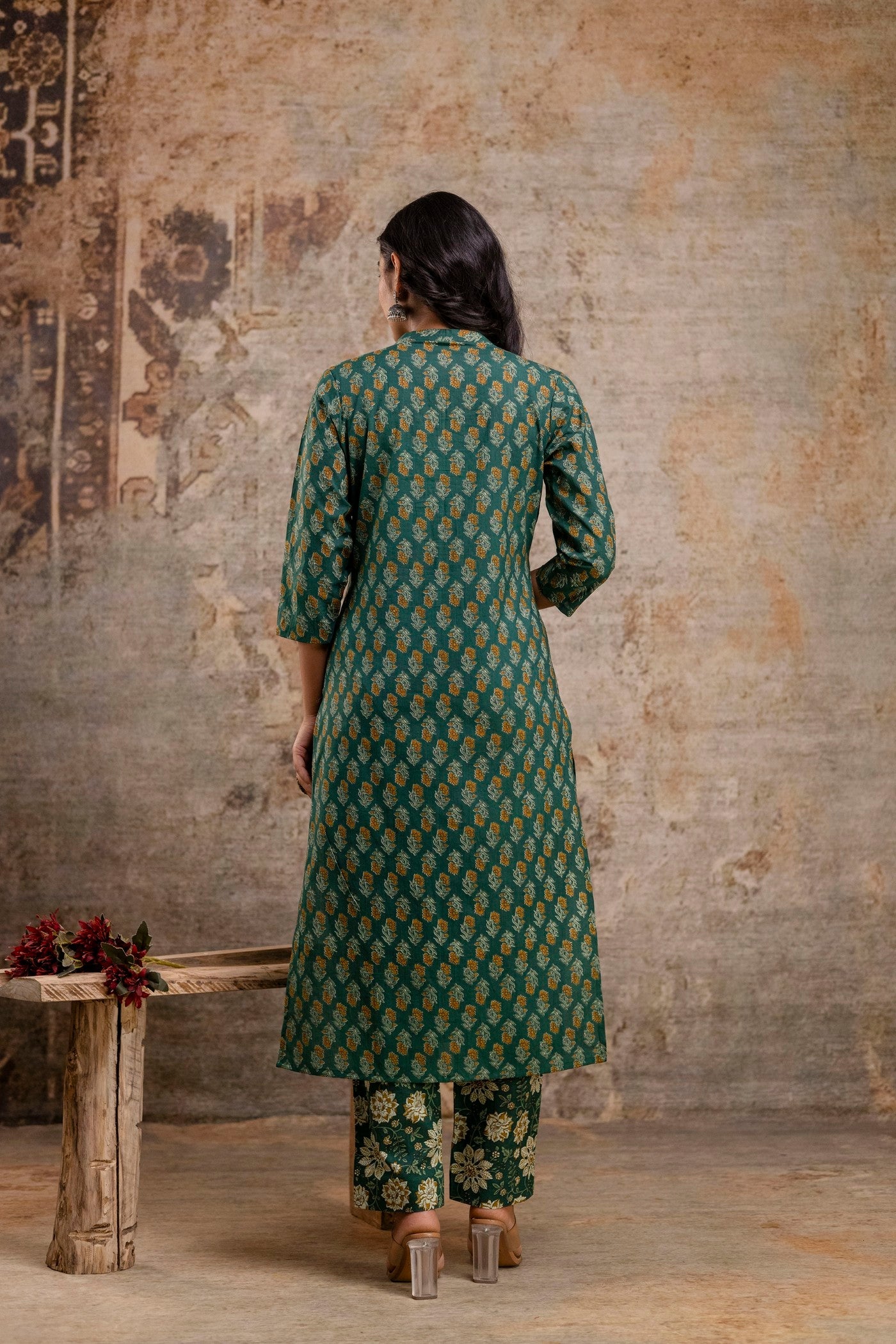 Neelufer Creation pure cotton green kurta set