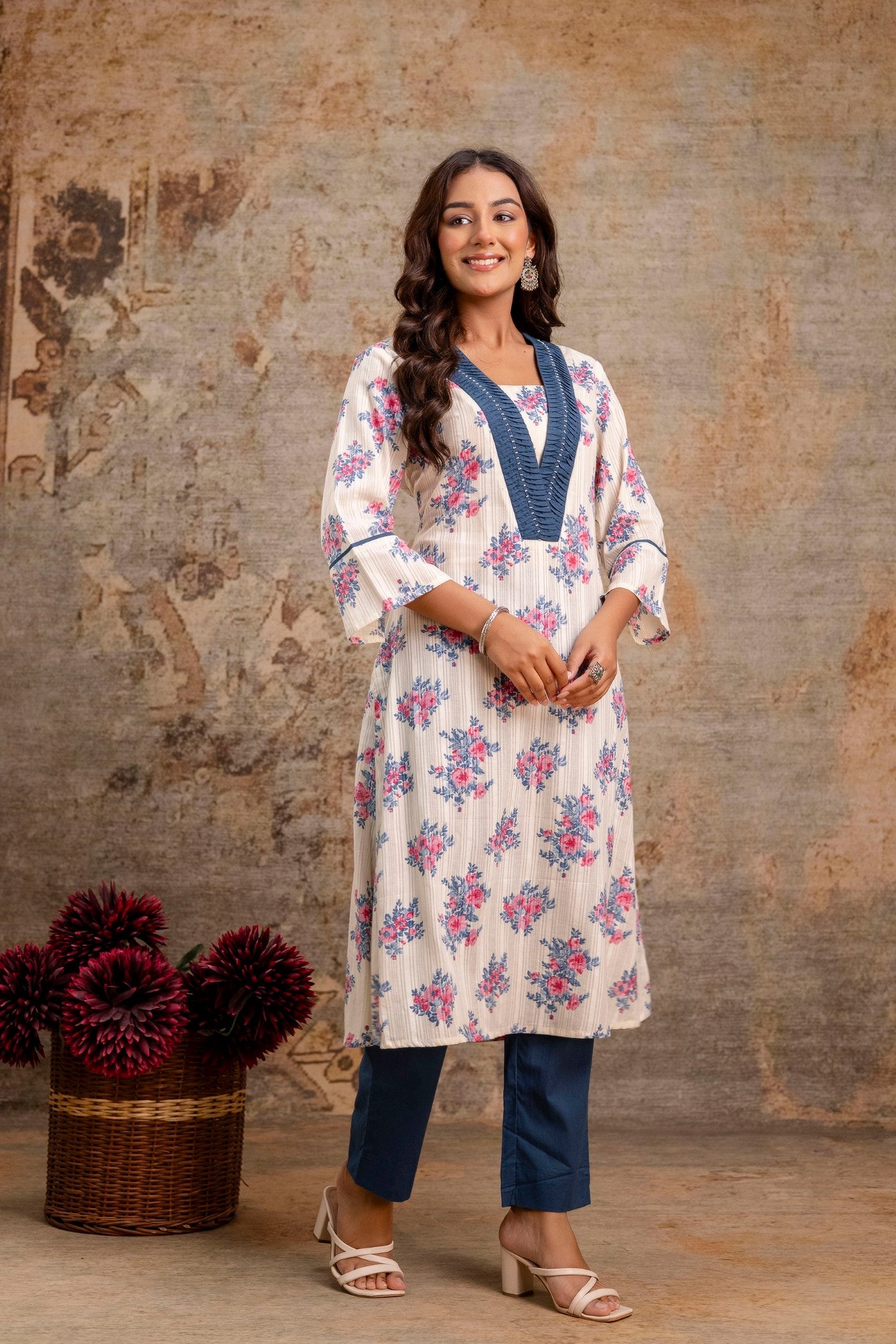 Pearl embellished pintuck kurta for women