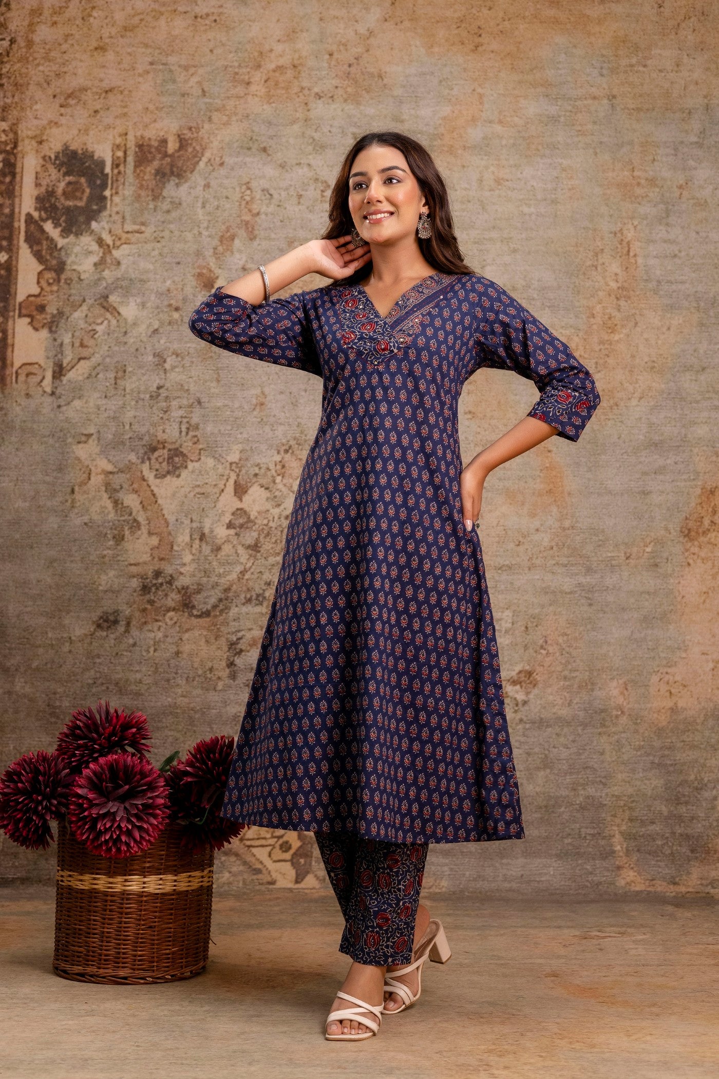 Women's ethnic kurta and pant combo